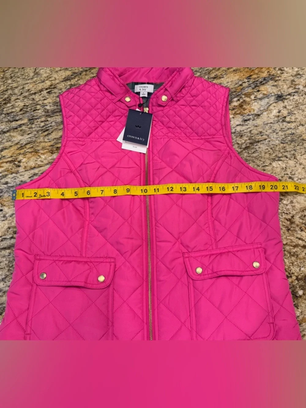 Crown and Ivy Icon Barn Chore Vest Women’s Size Large Puffer Pink Quilted - Picture 8 of 9